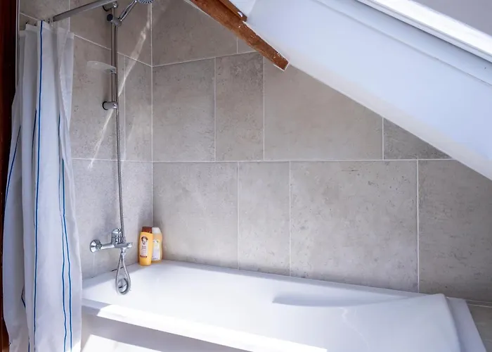 Grand Spacieux Sur Les Toits De Apartment